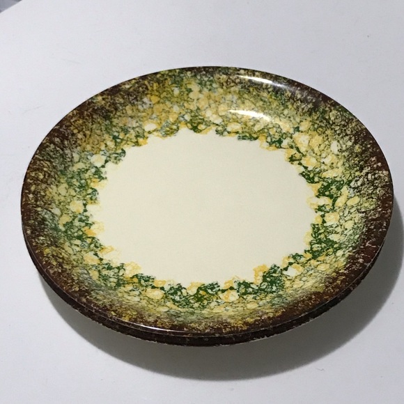 Vernonware Hawaiian Coral Plates - Picture 2 of 8
